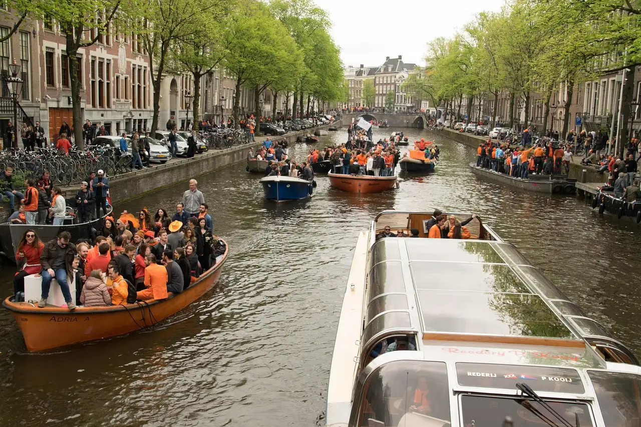 Koningsdag in de buurt vieren met oranje activiteiten